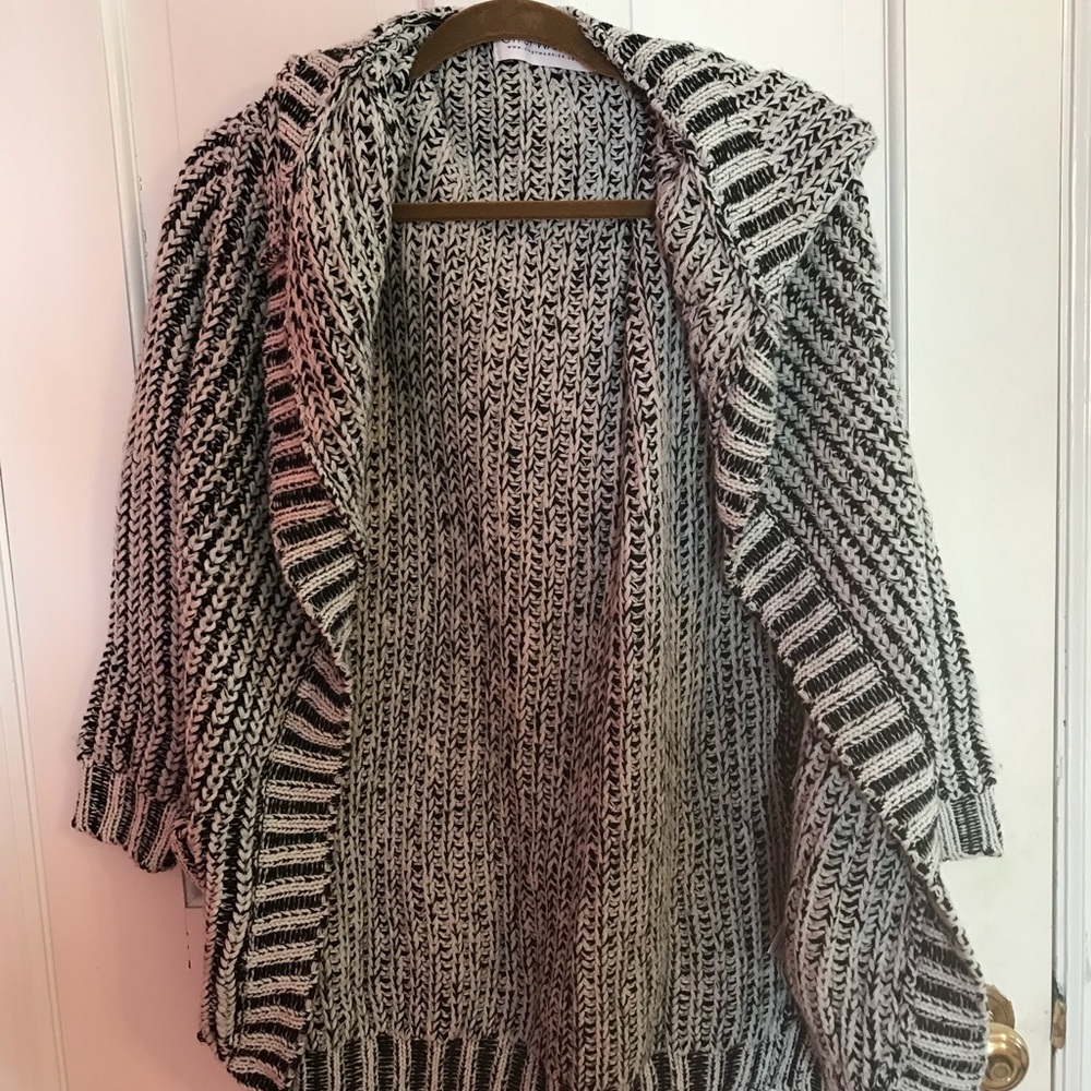 Slouchy black and white Knit